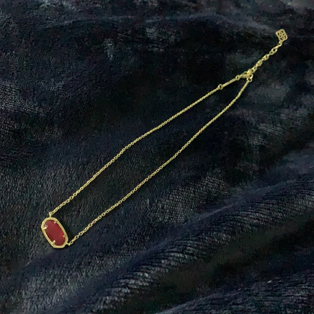 Kendra Scott necklace